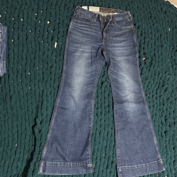 Never wore, too small - Picture 1 of 3